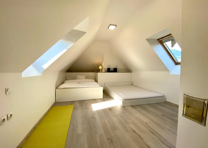 House Eden With Mountain Views